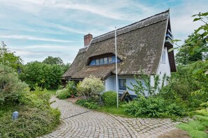 Exterior - Kreativhaus am See - Traumhaftes, Familienfreundliches Ferienhaus mit Seeblick für 8 Personen (Heringsdorf)