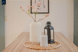 Unclassified image, 5 of 44, button