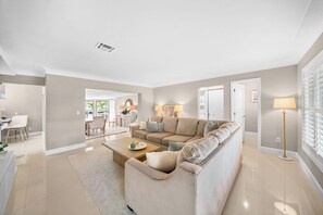 Télévision, espaces bureaux, écrans d'ordinateur