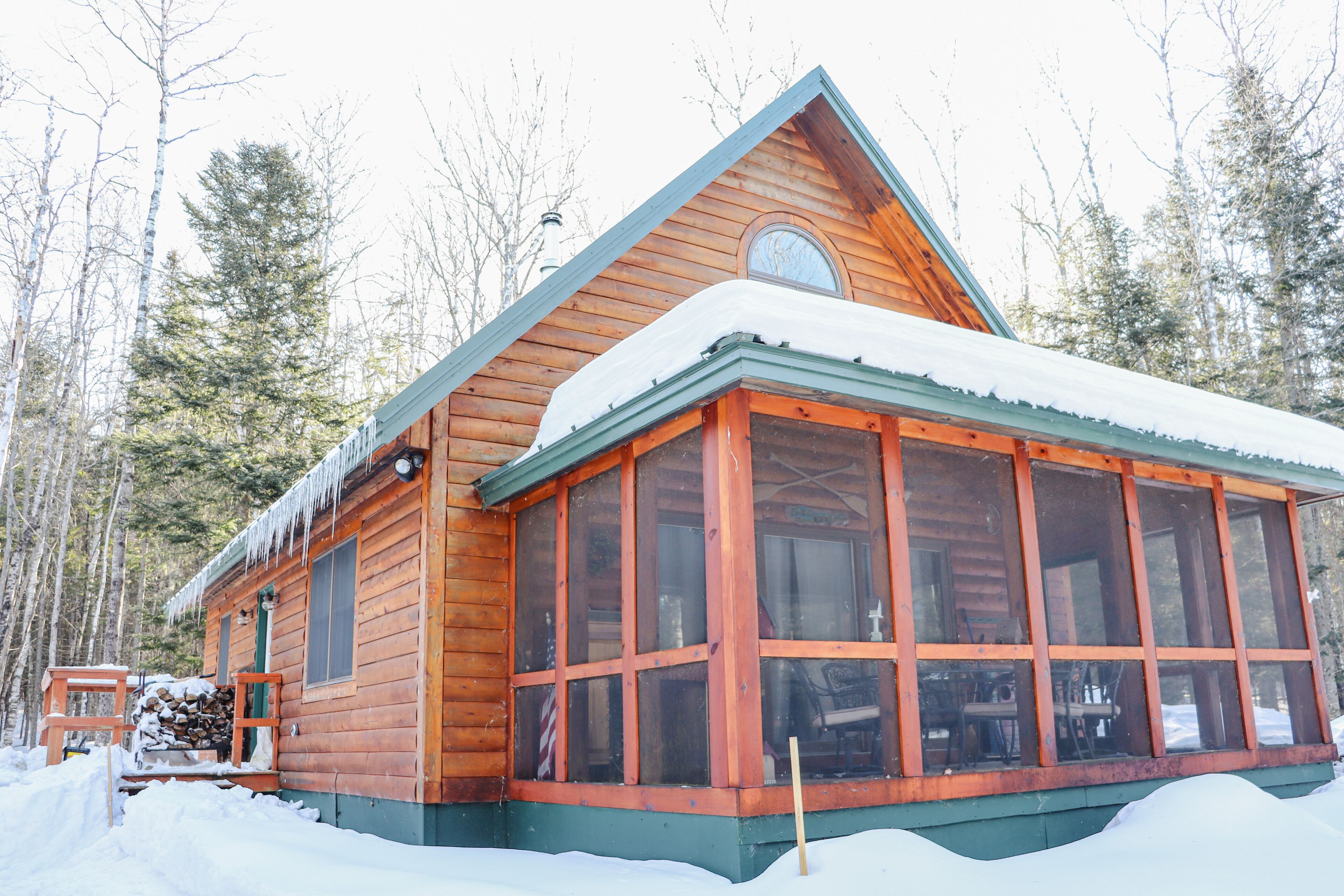 Pine View - tucked in the woods, with great amenities!