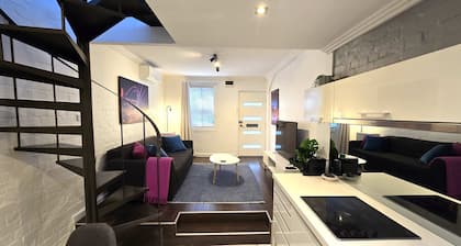 Sleek Darlinghurst 2 bed house in "ideal" location