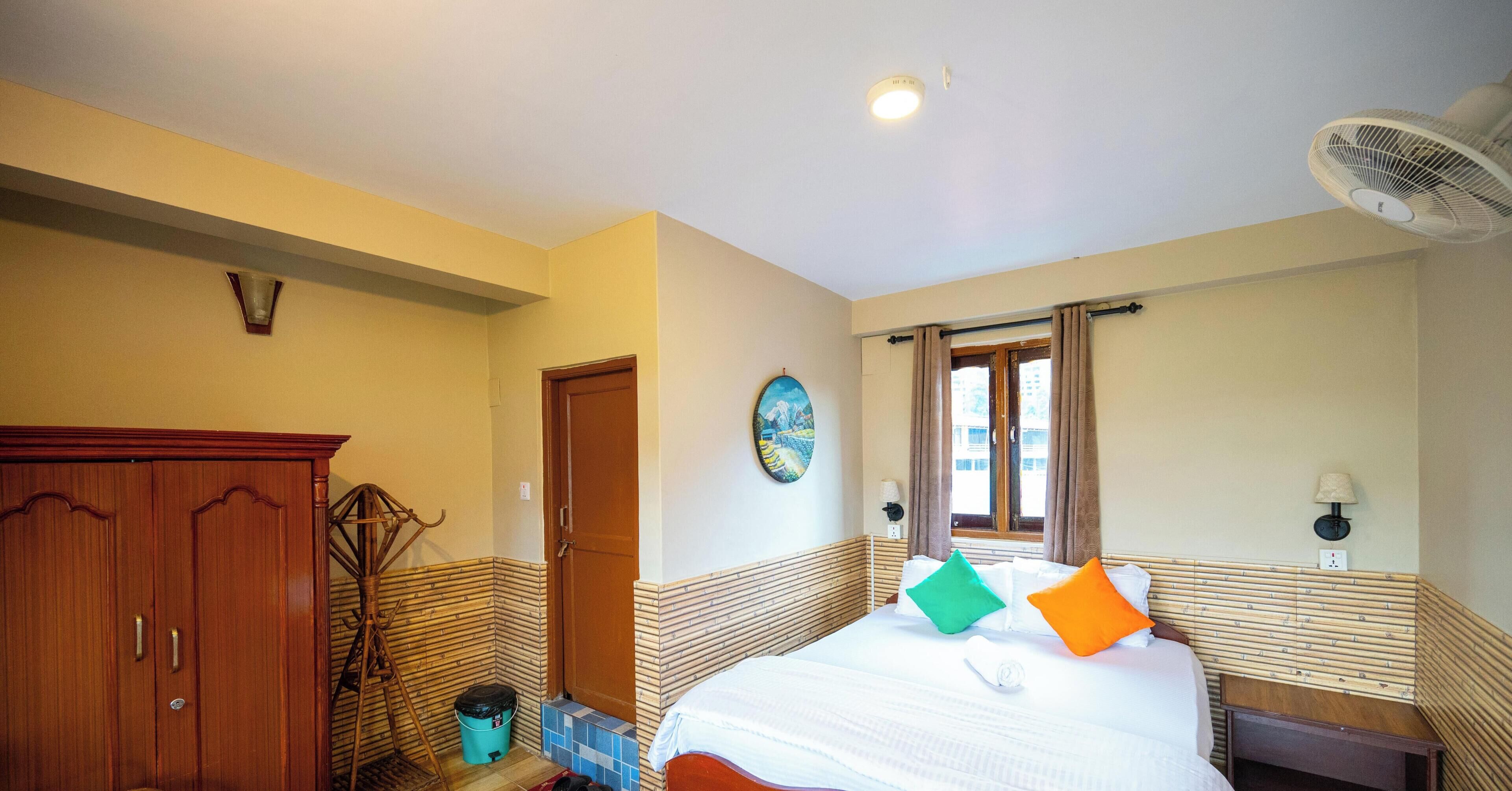Deluxe Private Room | Free WiFi
