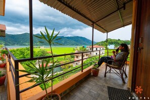 Exterior - Zostel Pokhara (Pokhara)