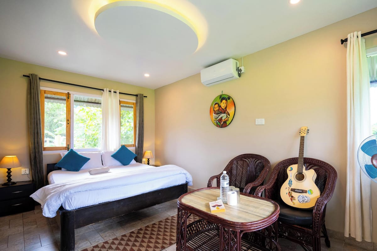 Lakeside Independent Cottage