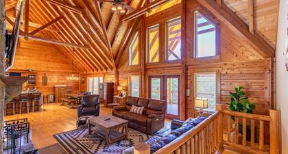 Whiskey River by the New - hot tub, game room, New River access!