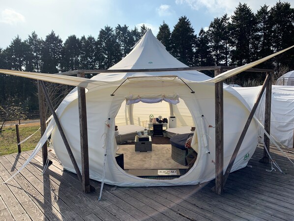 1 bedroom, down duvets