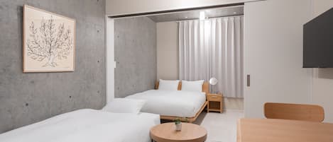 Chambre supĂ©rieure double | Couette en duvet, rideaux dâobscurcissement, accĂšs au Wi-Fi (inclus)