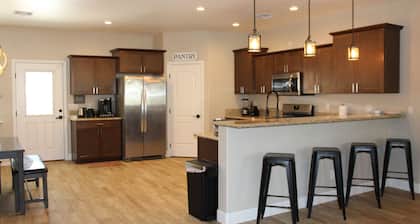 The Mohave Fort: Pool & Patio