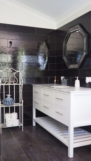 Bathroom - Heritage Estate (Cottonvale)