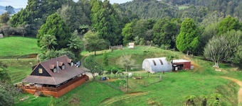 Peace & Tranquility
2 minutes to Karangahake gorge and bicycle tracks.