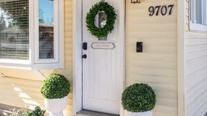 Exterior detail - Peaceful + Private Designer Home - Great Location! (Spokane)