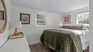 2 habitaciones, tabla de planchar con plancha, cuna de viaje y wifi