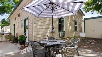 屋外ダイニングエリア