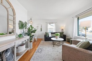 TV, offices - Gorgeous + Peaceful North Spokane Home (Spokane)