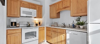 Gorgeous North Spokane Home - 5 Min to Campus