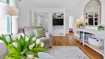 Een televisie en een kantoor