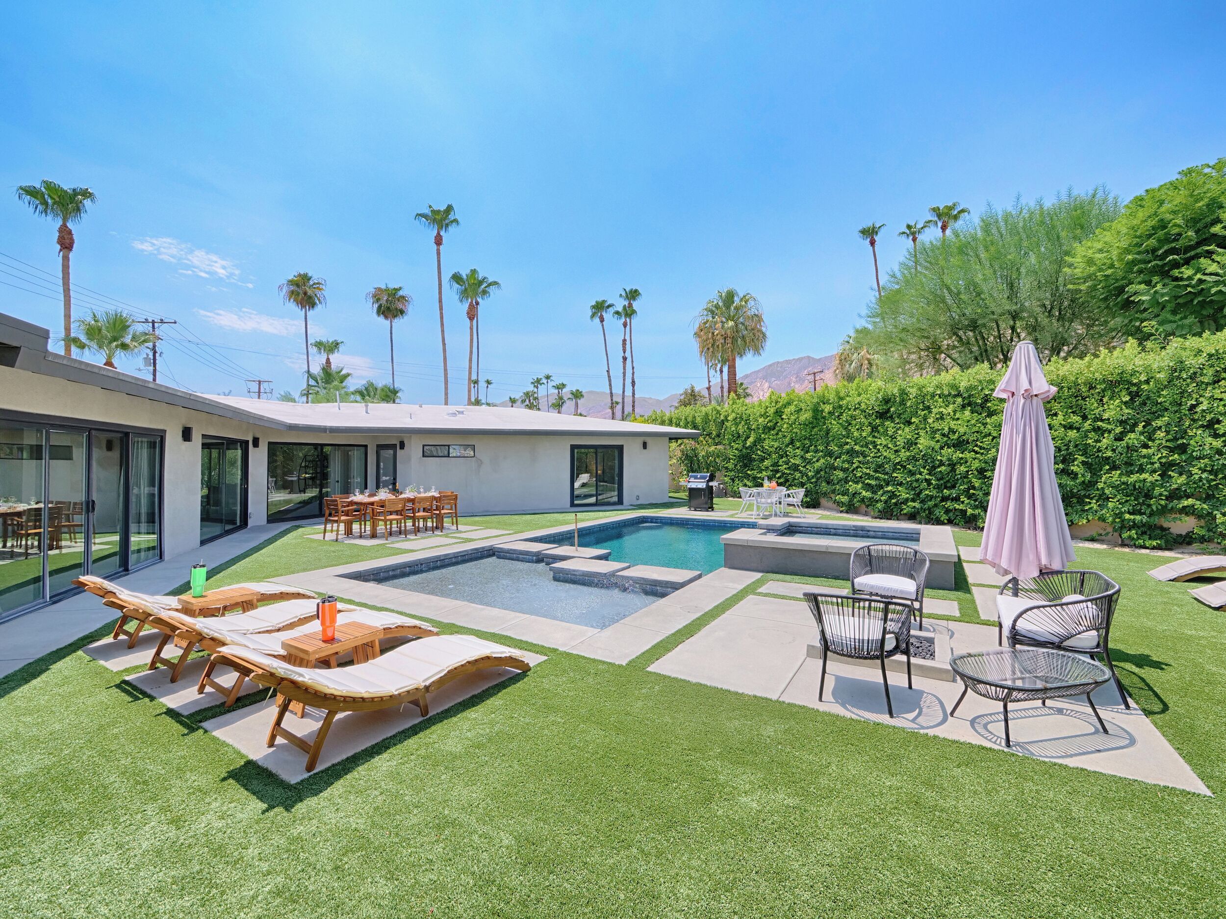Palm Springs Modern Masterpiece 
