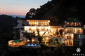 Front of property - Zostel Banikhet (Dalhousie)