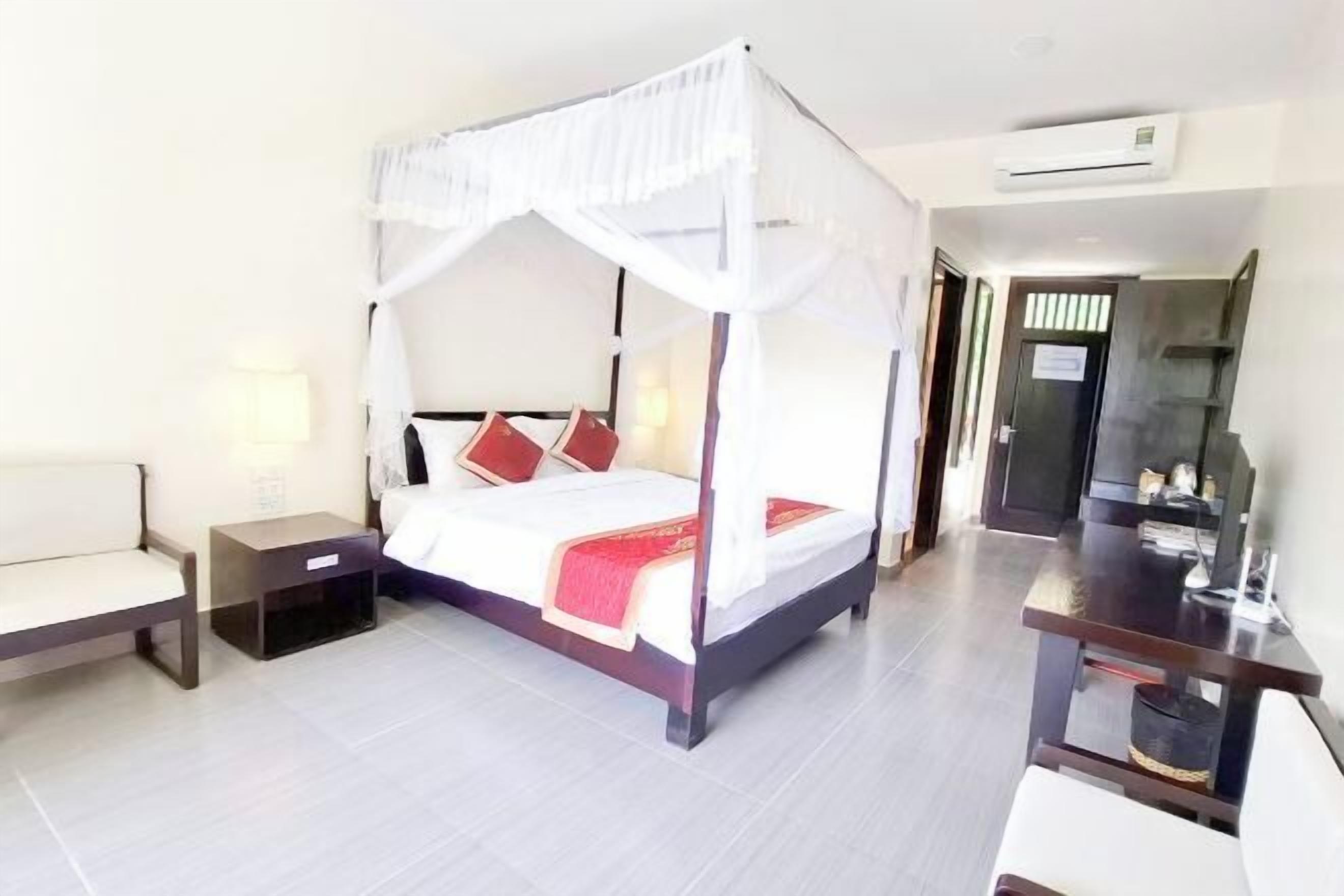 特色家居、办公桌、笔记本电脑工作区、免费 WiFi