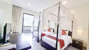 Camera Deluxe con letto matrimoniale o 2 letti singoli, vista valle | Con arredamento individuale, una scrivania, postazione laptop