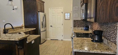 3 bdr 2 bath open concept home.

