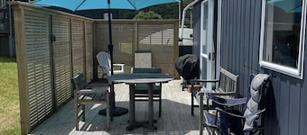 The Wee Crib with water views and PET friendly