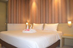 โต๊ะทำงาน, พื้นที่ทำงานแบบใช้แล็ปท็อป, ห้องเก็บเสียง, Wi-Fi ฟรี