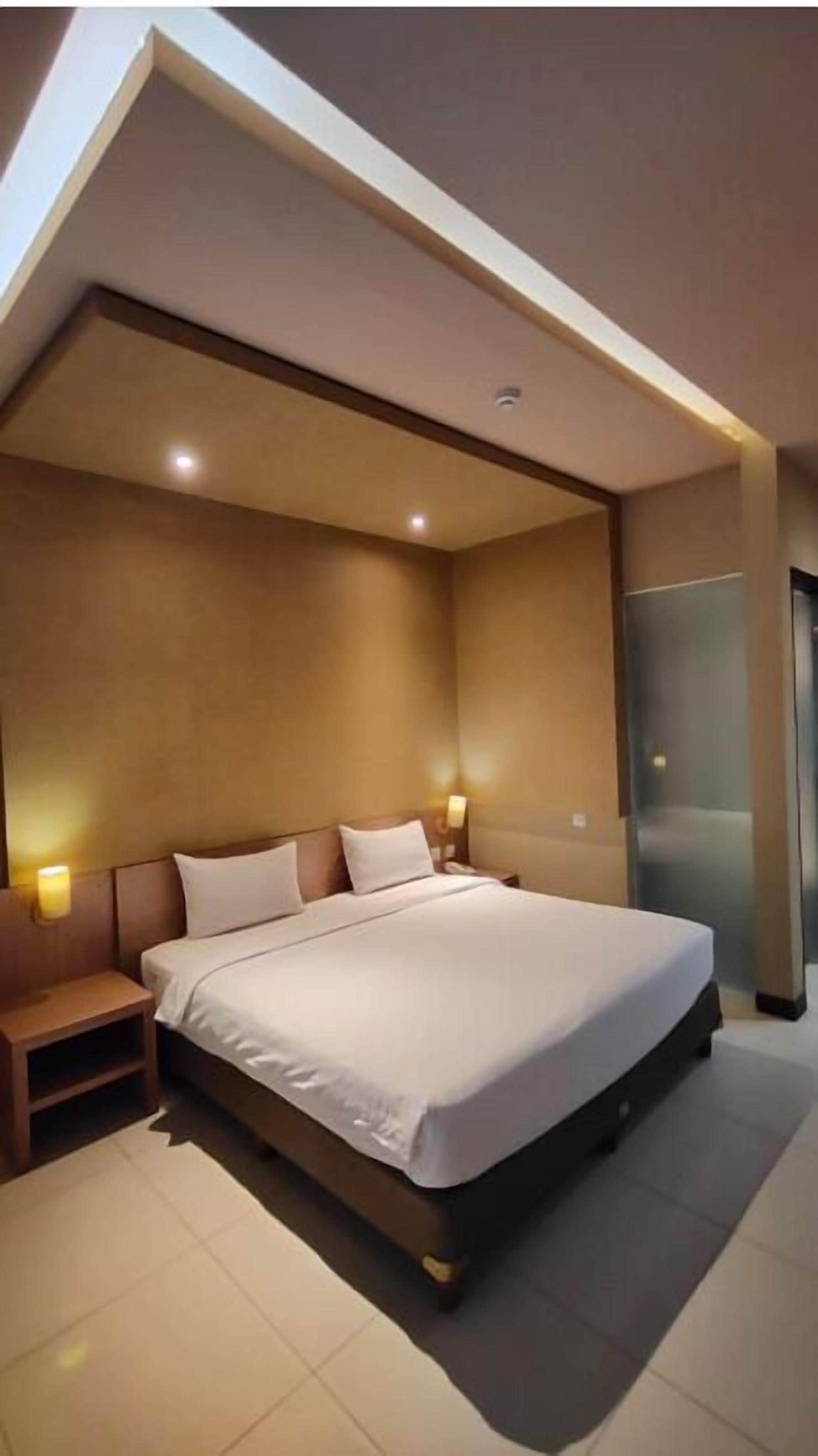 Superior Room, 1 King Bed