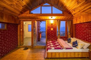 Family Suite with Fireplace | AccĂšs au Wi-Fi (inclus), literie fournie