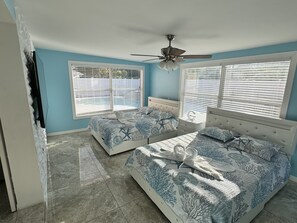 3 bedrooms, iron/ironing board, WiFi, bed sheets - 3-bedroom house in St. Petersburg .8 minutes away to Madeira and St Pete Beach (St. Petersburg)