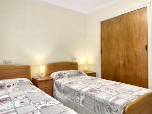 2 Schlafzimmer, Bügeleisen/Bügelbrett, Internetzugang