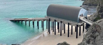 Situated in the idyllic Cornish village of Little Petherick, nestled in the picturesque wooded valle