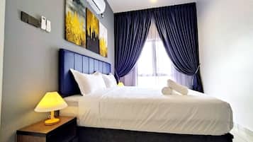 2 habitaciones, escritorio y cortinas blackout
