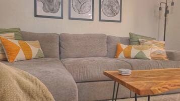 Smart TV, books, stereo