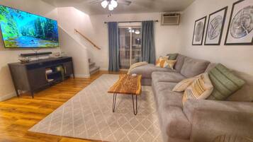 Smart TV, books, stereo