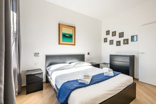 2 chambres, fer et planche à repasser, Wi-Fi, literie fournie