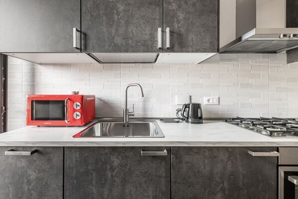 Fridge, microwave, oven, stovetop