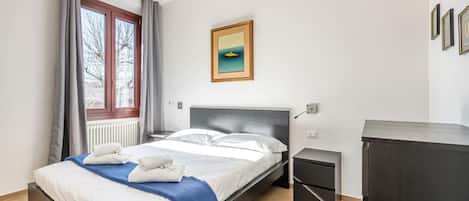 2 chambres, fer et planche Ă repasser, Wi-Fi, literie fournie