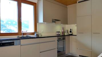 Kühlschrank, Ofen, Geschirrspüler, Toaster