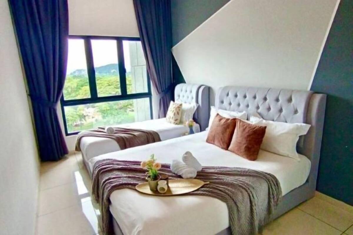 Cortinas blackout, tabla de planchar con plancha y wifi gratis