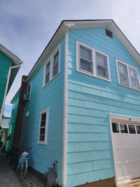 Exterior - Beach Block Summer house with a garage, central AC, back yard and wifi! (Seaside Heights)