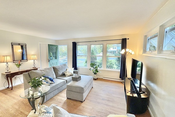 Smart TV, futbolito, libros, impresora