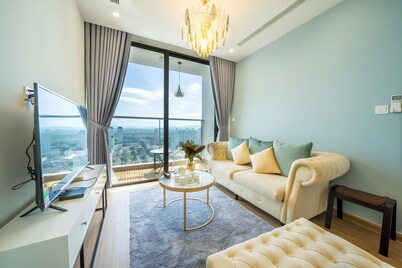 HKG-Vinhomes Sky Lake - Luxury Apartment