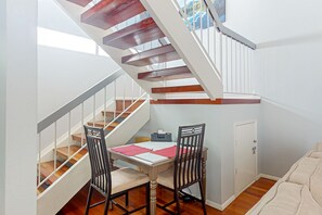 Interior - Centrally located retreat with pool, Ping-Pong, balcony, full kitchen, W/D, & AC (Tempe)