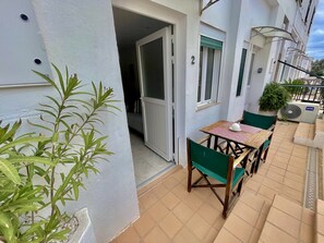 Outdoor dining - La Vall - Apartamento en Planta Baja con Piscina (Cala En Blanes)