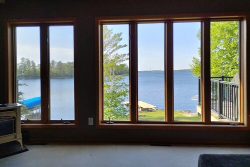 Rainy Dream Vacation - Spacious accomodations, large yard, incredible view!

