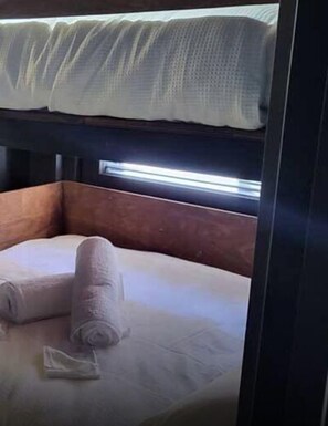 Cabane Design, 2 grands lits | 1 chambre