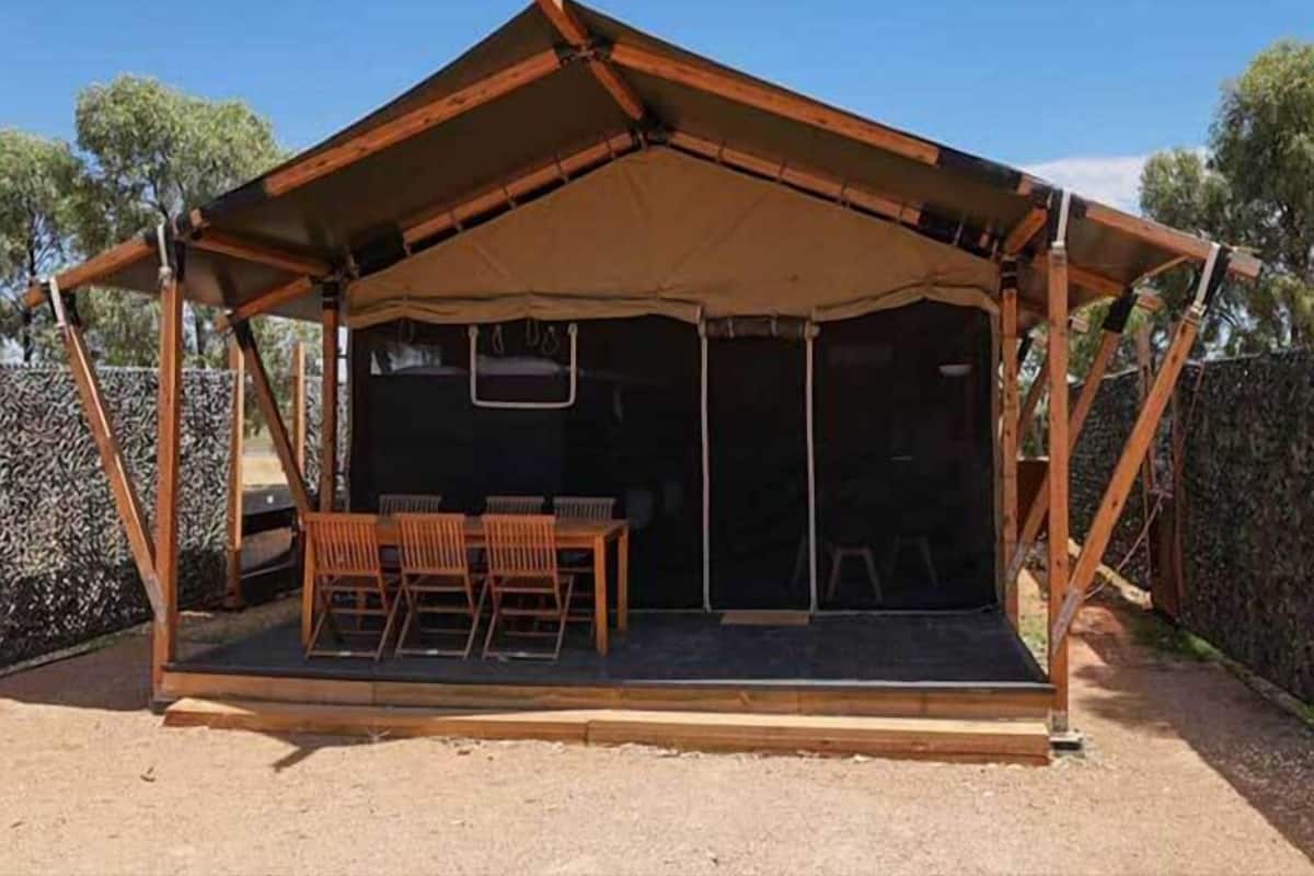 Luxury Tent, Multiple Beds