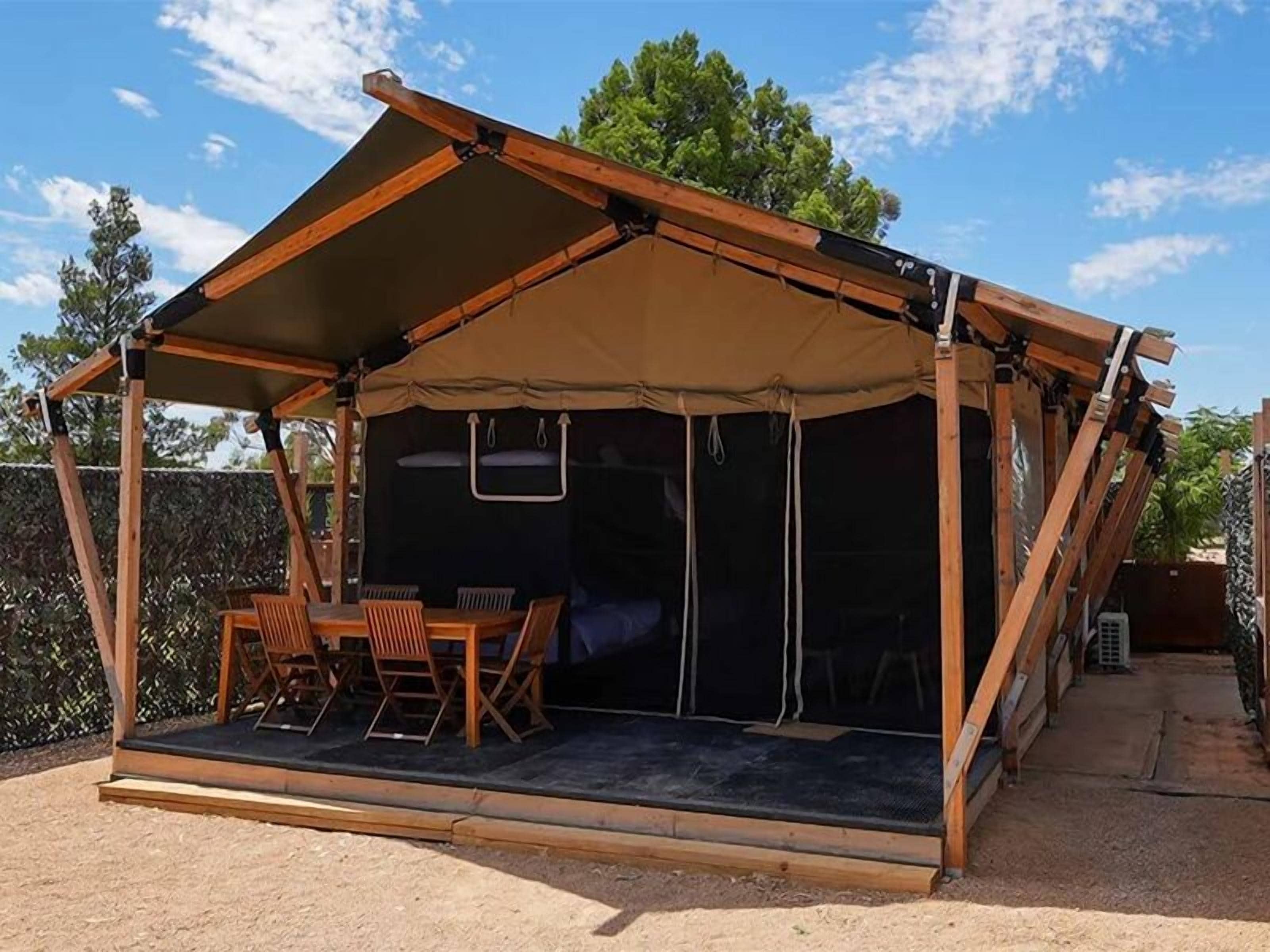 Tente luxueuse, Plusieurs lits