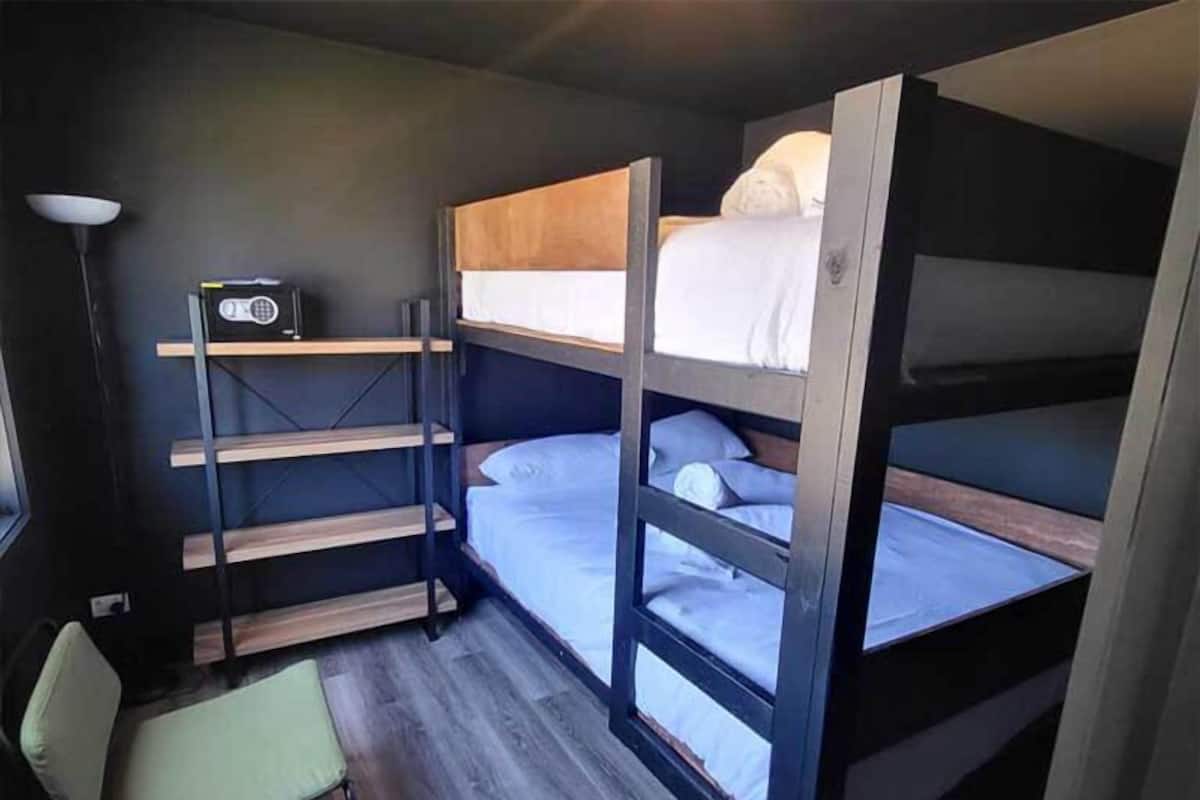 Design Cabin, 2 Queen Beds